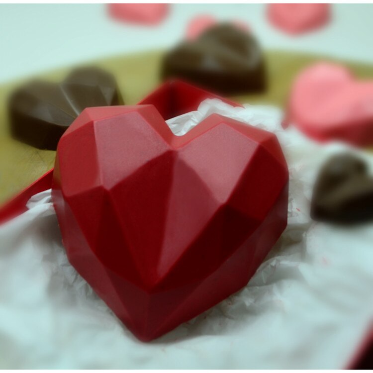 9838 3-Piece Geometric Heart Candy