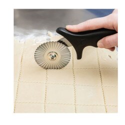 1323 Ateco 1323 Fluted Pastry Wheel
