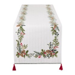754838 Boughs of Holly Table Runner