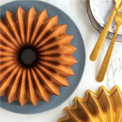 85777 Brilliance Bundt Pan