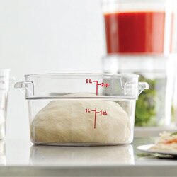 RFSCW2135 Cambro 2 qt Food Containe