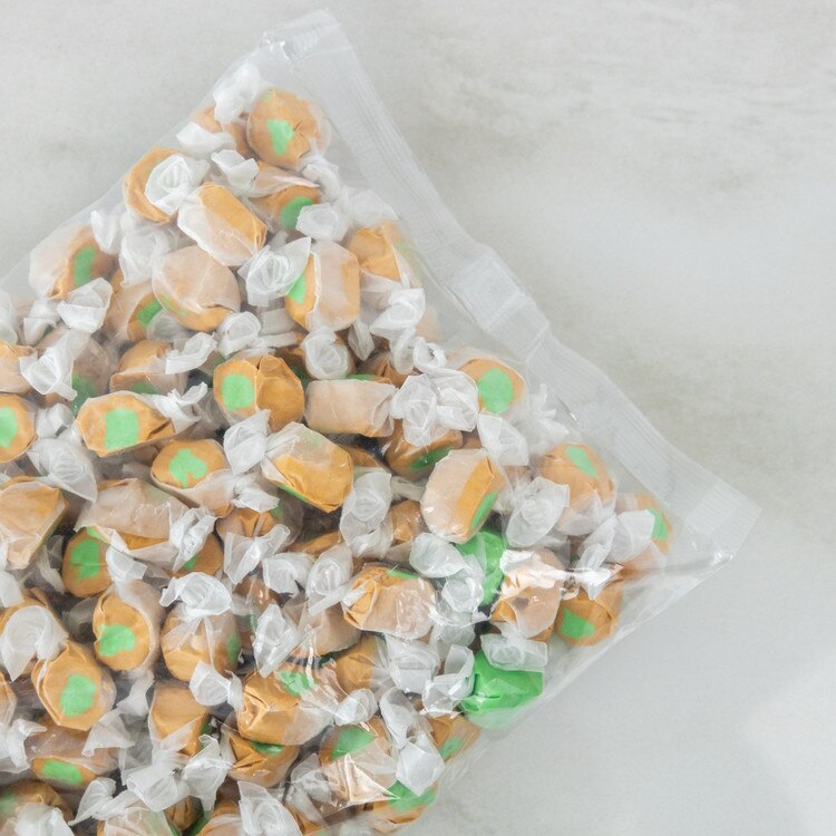 08952 Caramel Apple Taffy - 3 Lb. B