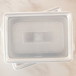 https://www.gygi.com/images/products/Cover-for-Half-Size-Baking-Sheet_media02.jpg?resizeid=4&resizeh=250&resizew=250