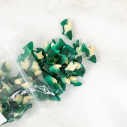 501932 Gummi Blue Sharks- 2.5 lb ba
