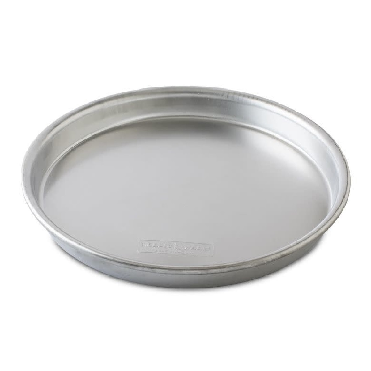 https://www.gygi.com/images/products/Nordic-Ware-14-Deep-Dish-Pizza-Pan_media01.jpg