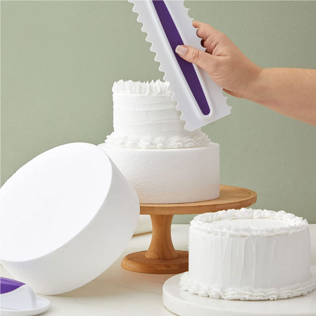 Amazon.com: Bright Creations Round Foam Cake Dummy Set, 4 Tiers for  Display, Arts and Crafts (White): Home & Kitchen