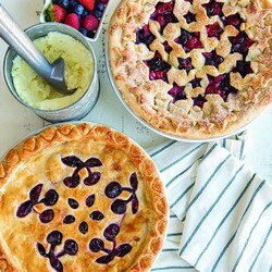 04030 Stars & Cherries Pie Top Cutt