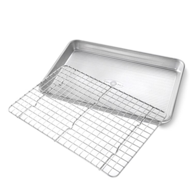 1604CR USA Pan Quarter Size Pan w/