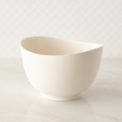 B26202 White 2-Quart Silicone Bowl