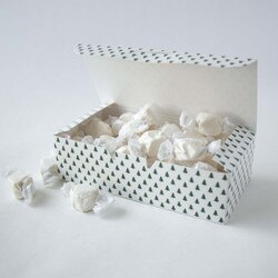 70107 One-Pound Tree Candy Box
