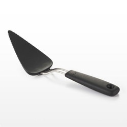 1064984 OXO Nylon Flexible Pie Serv